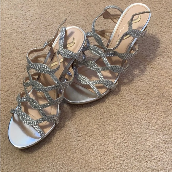 Heels - Picture 2 of 3